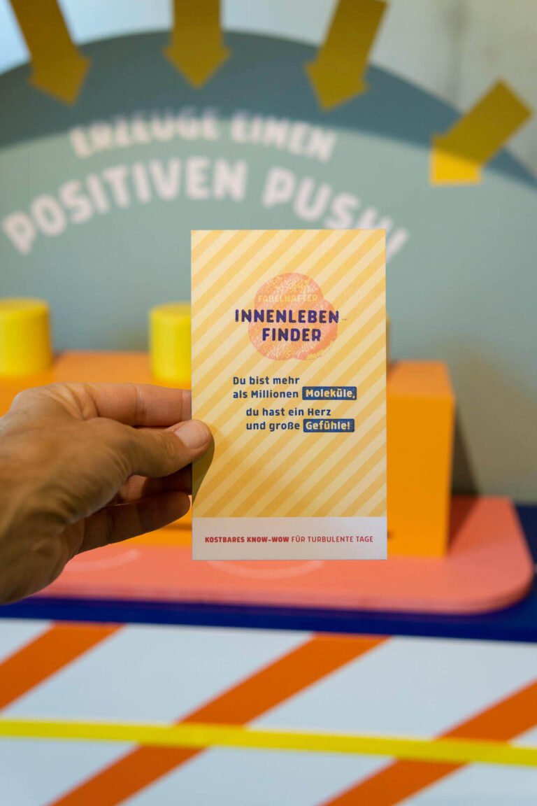 opt_positive_pushs_person_h_karte-lesen_innenlebenfinder_08-2022_DSC01310